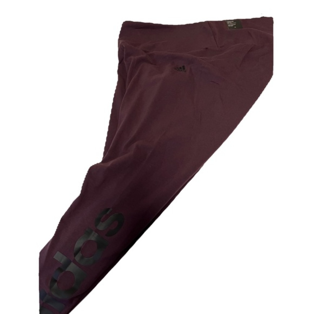 Adidas women’s tight fit athletic pants. They are maroon. Size 3X. NWT.‎ P10.